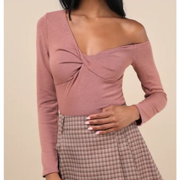 LULU'S SZ S Rusty Rose Pink Adorable Simplicity One-Shoulder Sweater Top NEW 0B1 - Picture 1 of 7